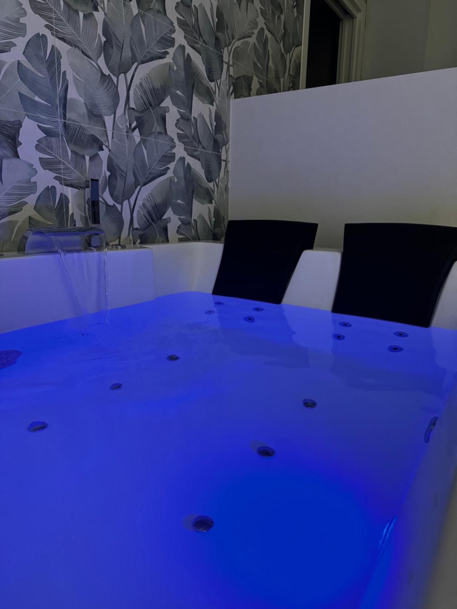 Luxury Apartment - Suite Cavour 巴里 外观 照片