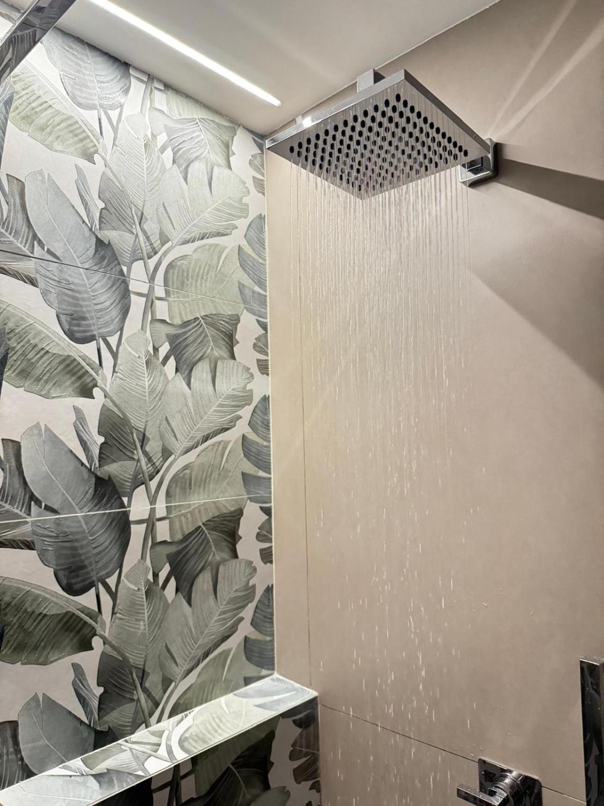 Luxury Apartment - Suite Cavour 巴里 外观 照片