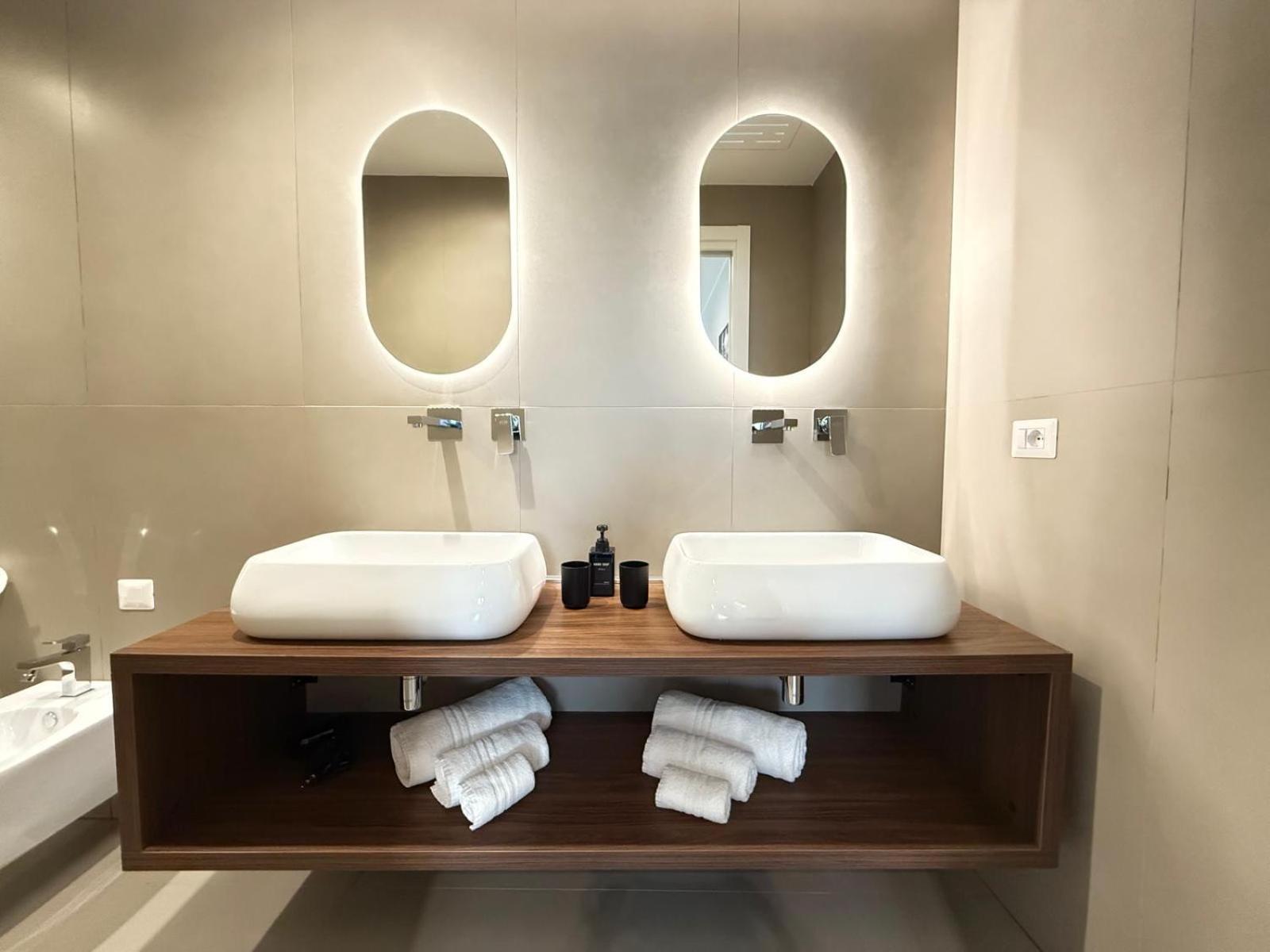 Luxury Apartment - Suite Cavour 巴里 外观 照片