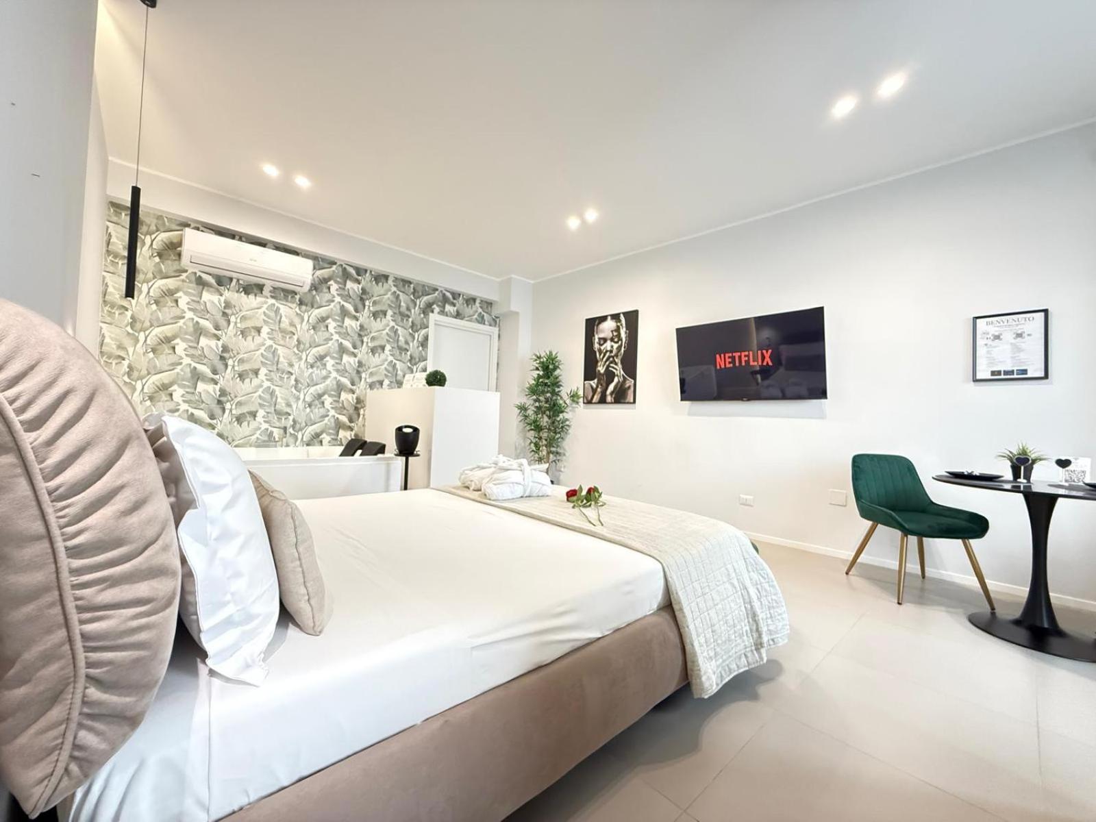 Luxury Apartment - Suite Cavour 巴里 外观 照片